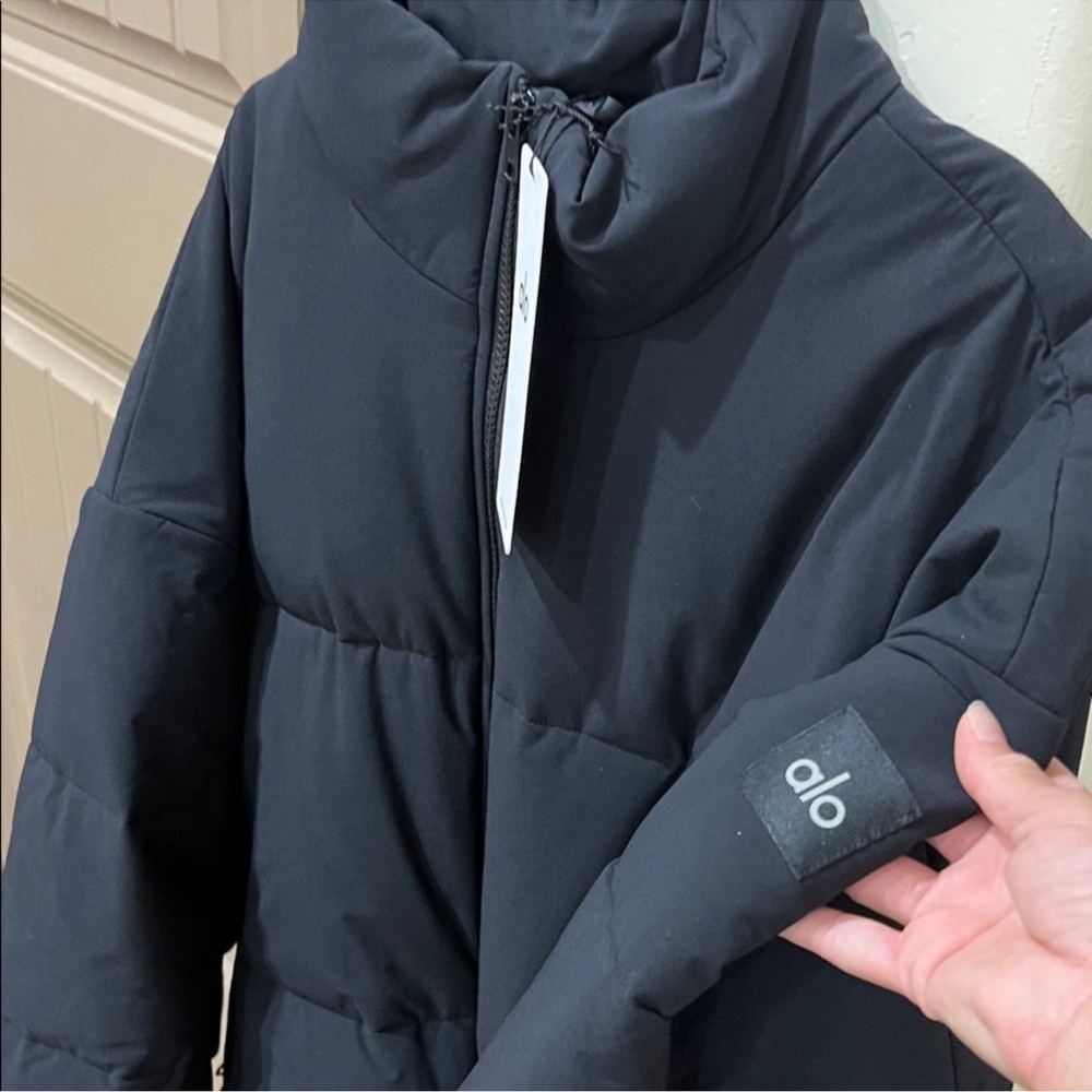 ALO Yoga Black Women's Puffer Jacket oversized - Picture 9 of 16